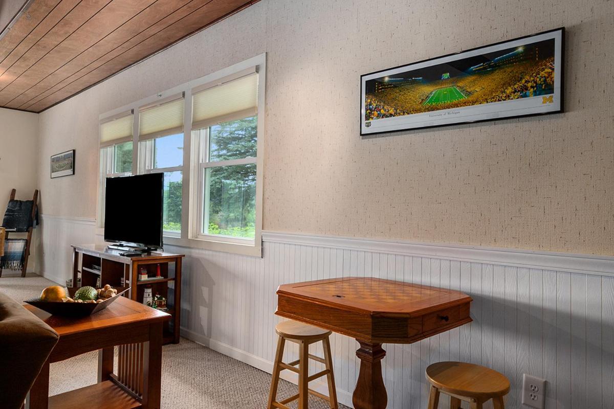 Lakeside Getaway With Dock, Firepit, Grill Newaygo 外观 照片