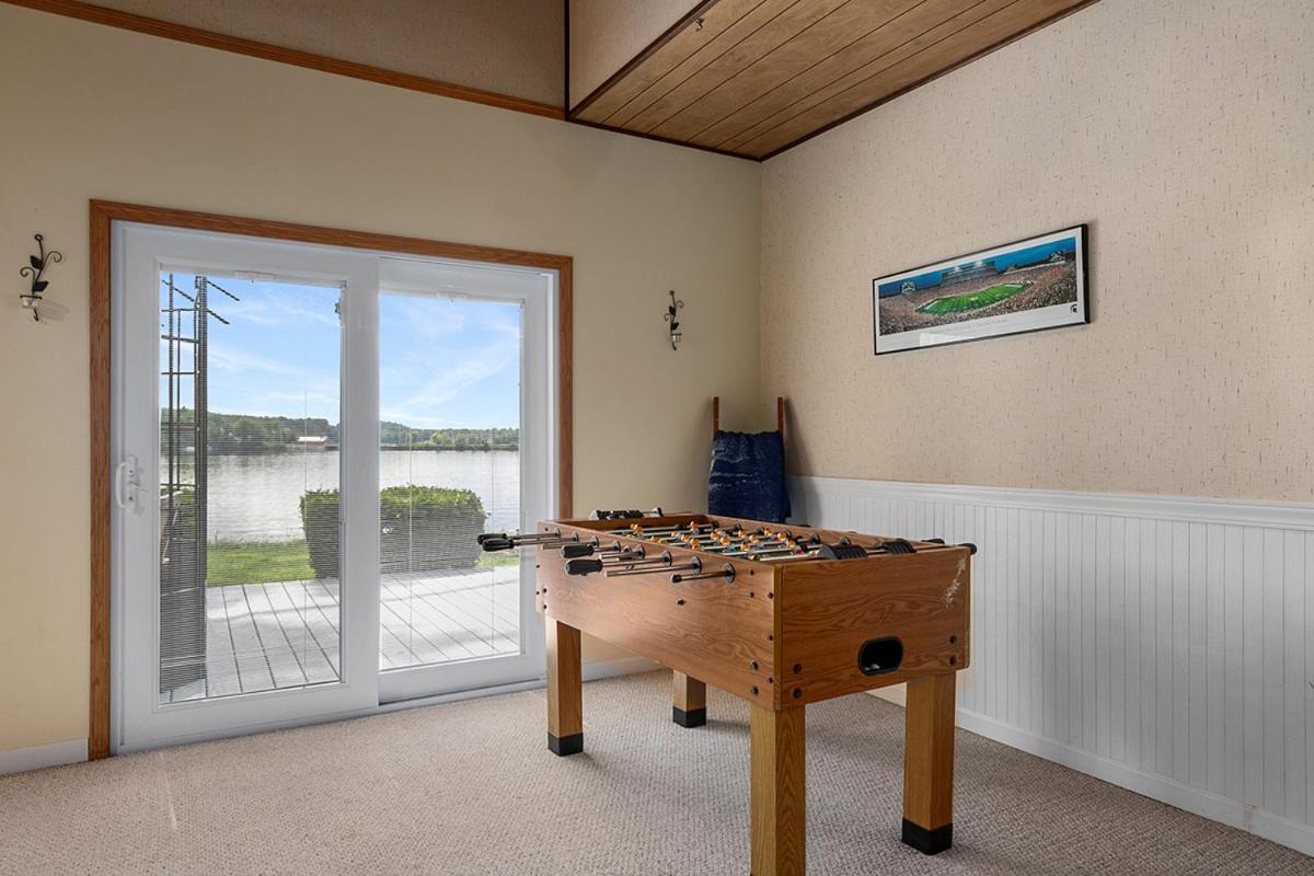 Lakeside Getaway With Dock, Firepit, Grill Newaygo 外观 照片