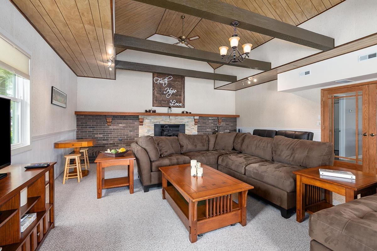 Lakeside Getaway With Dock, Firepit, Grill Newaygo 外观 照片